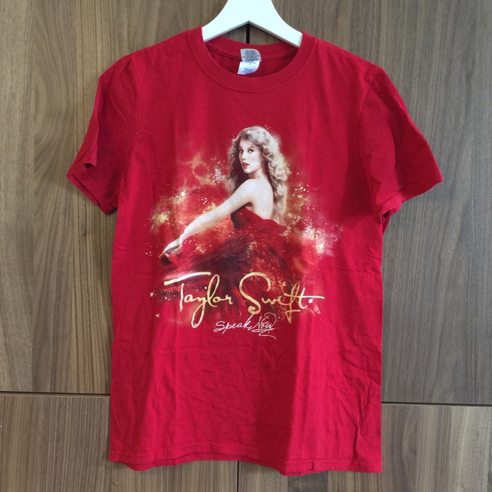 Taylor Swift shirt